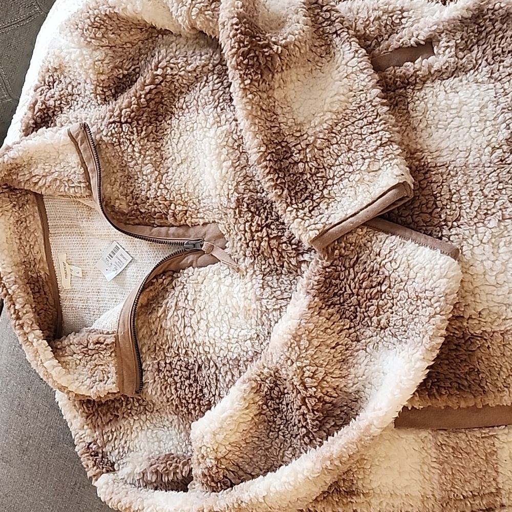 Fuzzy pullover
